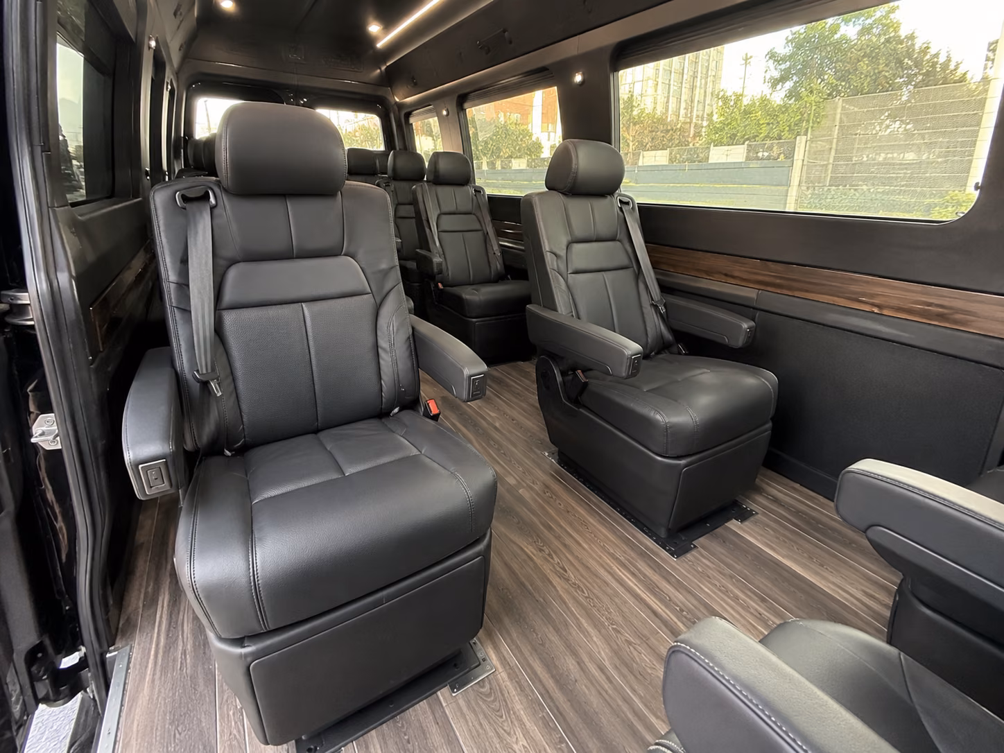 find transportation for your next airport transfer 1