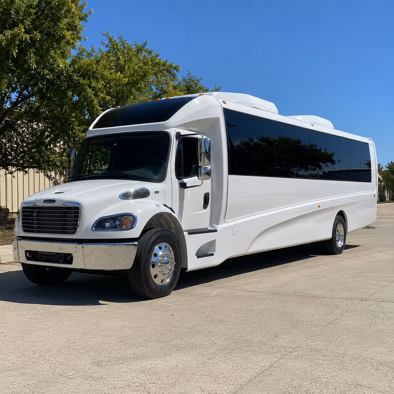 mansfield 30 passenger minibus